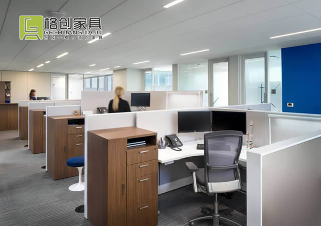 員工辦公桌