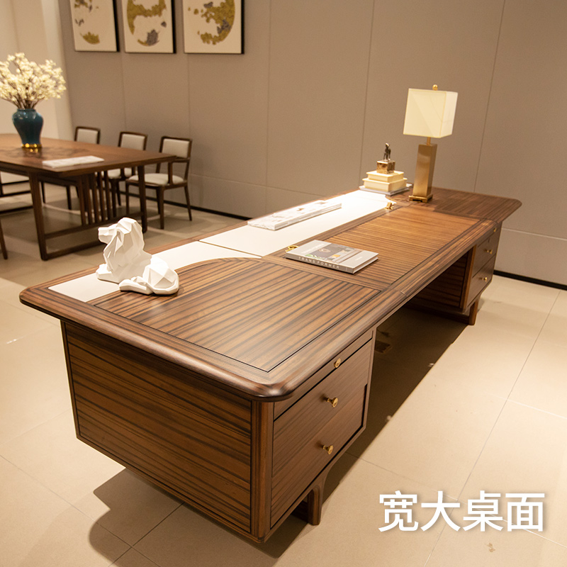 03YACHI210416LAOBANZHUOZHUTU.jpg