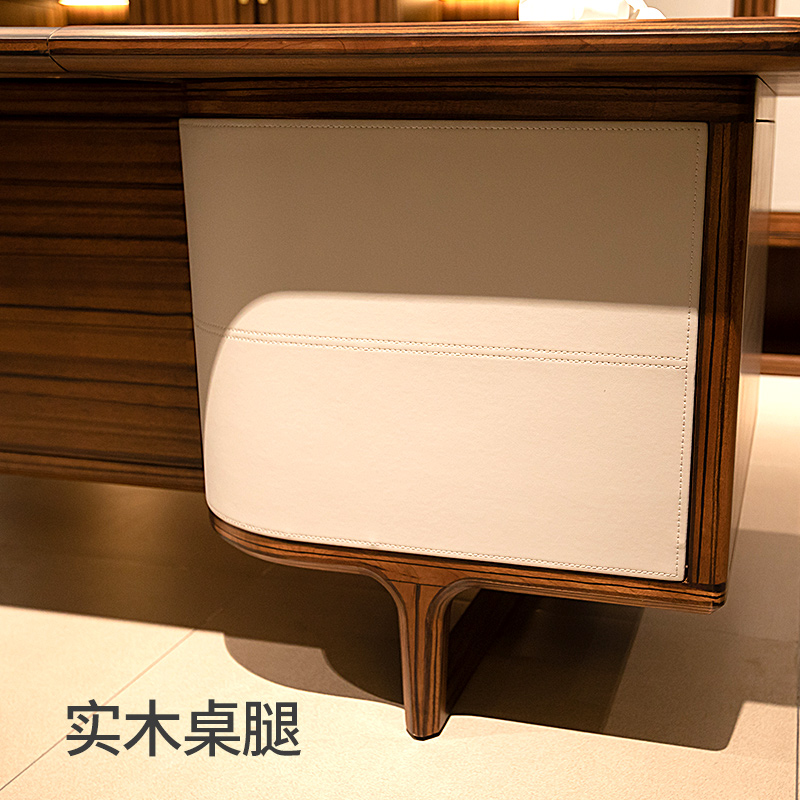 04YACHI210416LAOBANZHUOZHUTU.jpg